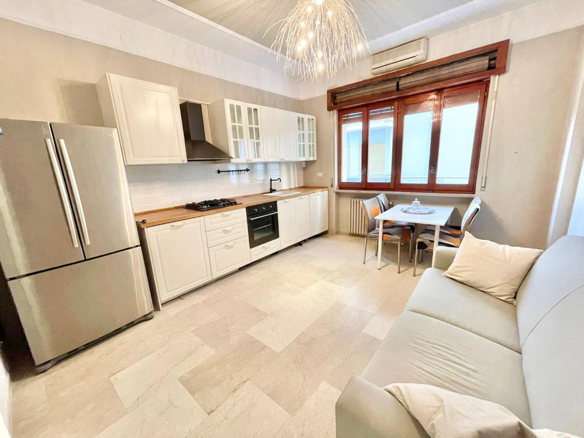 Regina Elena Apartments Pescara Bagian luar foto