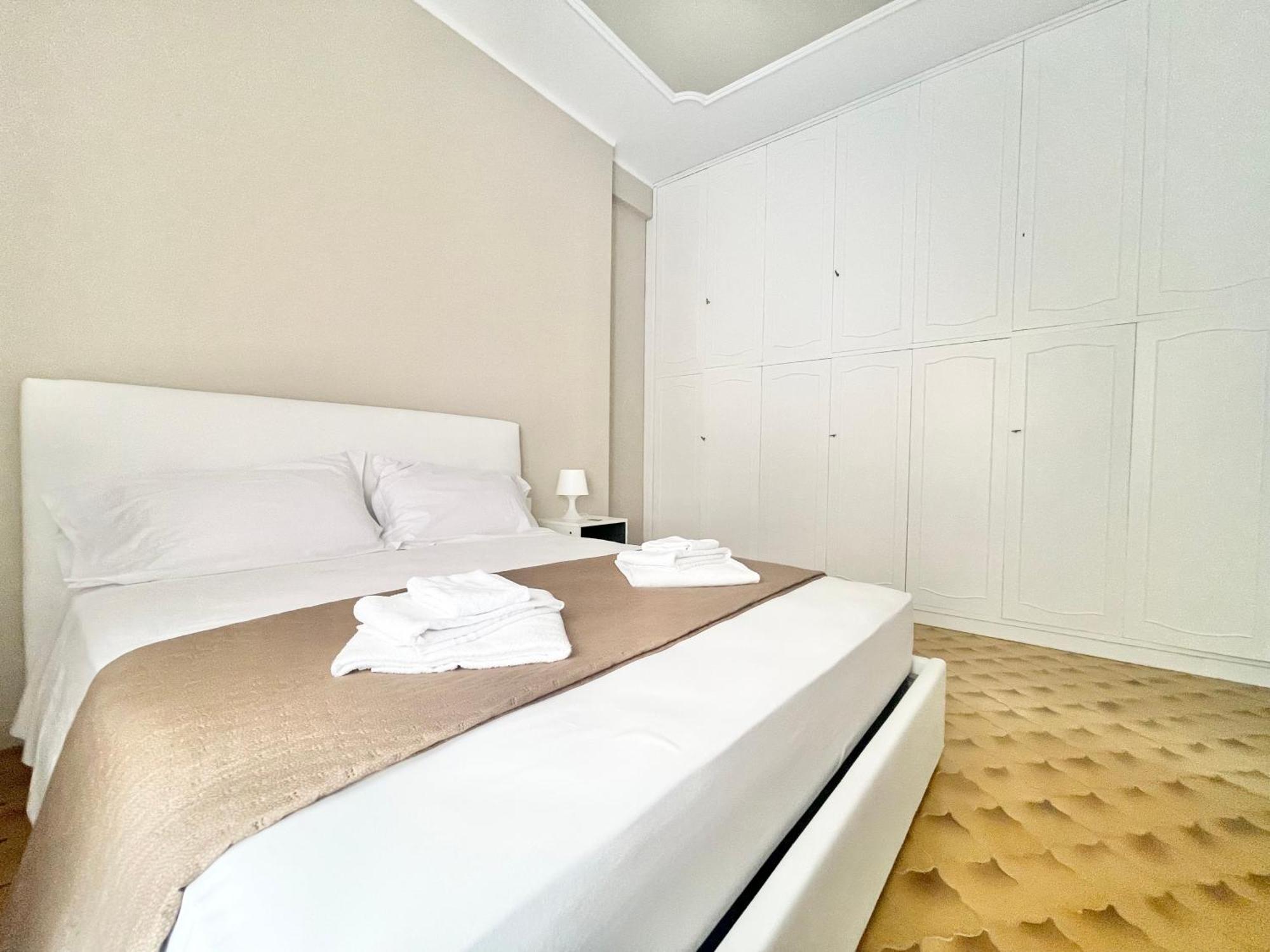 Regina Elena Apartments Pescara Bagian luar foto