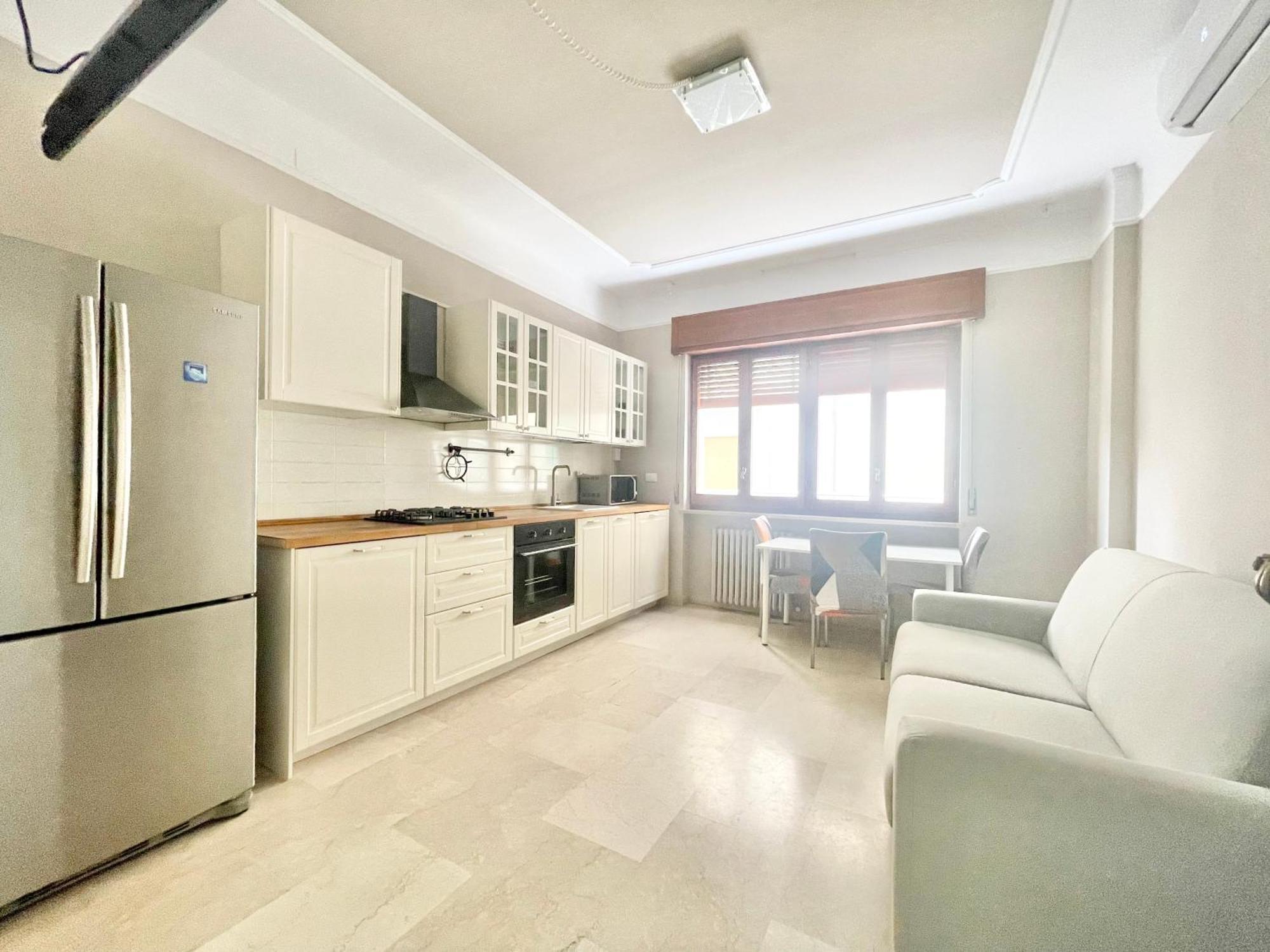 Regina Elena Apartments Pescara Bagian luar foto